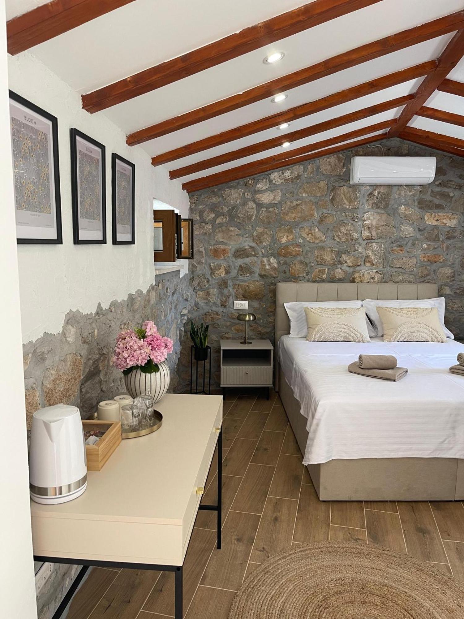 Monte Cristo Wines & Rooms Kuna Peljeska Luaran gambar